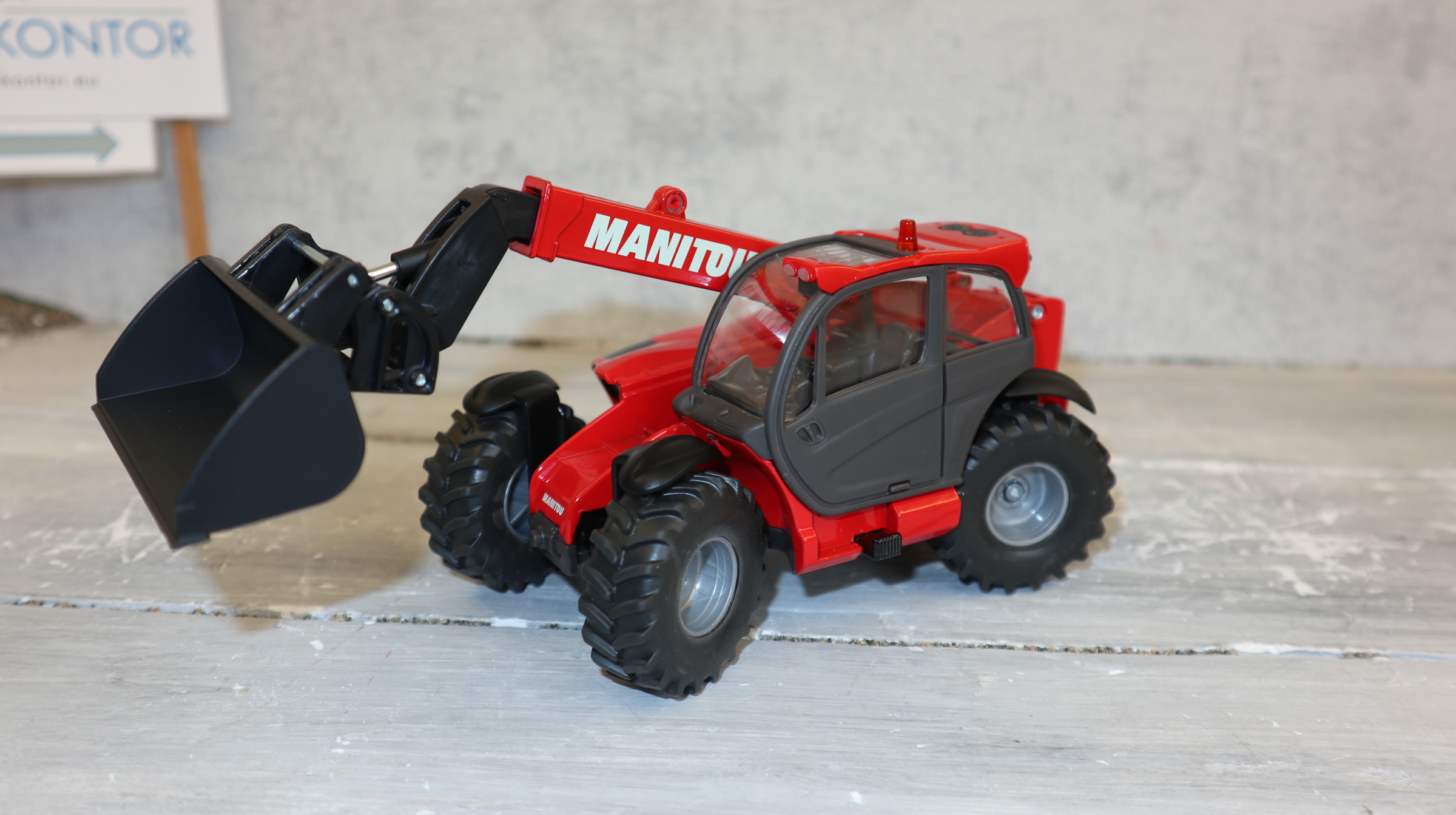 Siku 3067 in 1:32, Manitou MLT 840 Teleskoplader, NEU in OVP